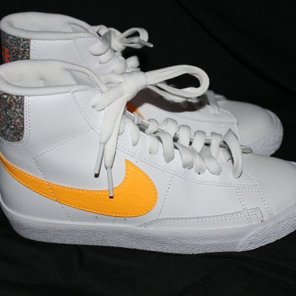 Nike Blazer Mid White/Laser Orange DB2606-100 Grade School Size 3.5Y NO BOX TOP - Picture 1 of 4